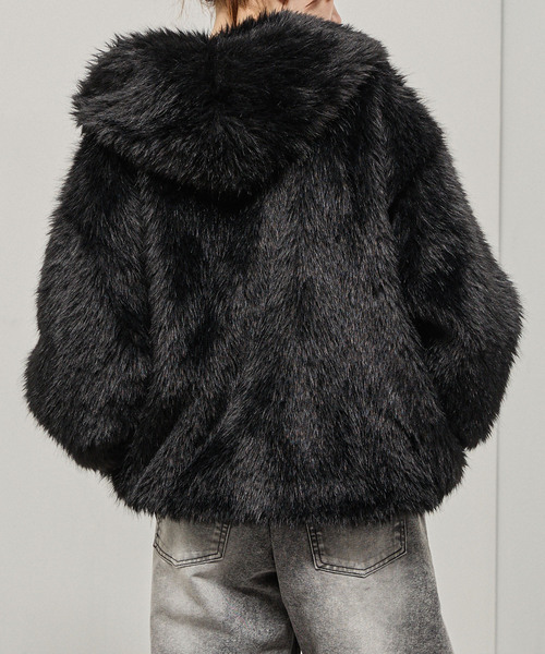 Alfred Alex(アルフレッドアレックス)の「【Alfred Alex】Faux Fur Hooded Blouson / オーバーサイズ フードファーブルゾン(ブルゾン・メンズ・グレー/ブラック/ブラック×ベージュ・M/L)」の18枚目の写真