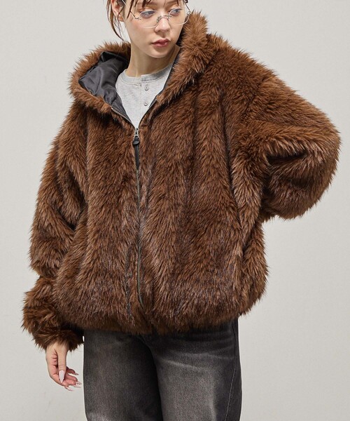 Alfred Alex(アルフレッドアレックス)の「【Alfred Alex】Faux Fur Hooded Blouson / オーバーサイズ フードファーブルゾン(ブルゾン・メンズ・グレー/ブラック/ブラック×ベージュ・M/L)」の6枚目の写真