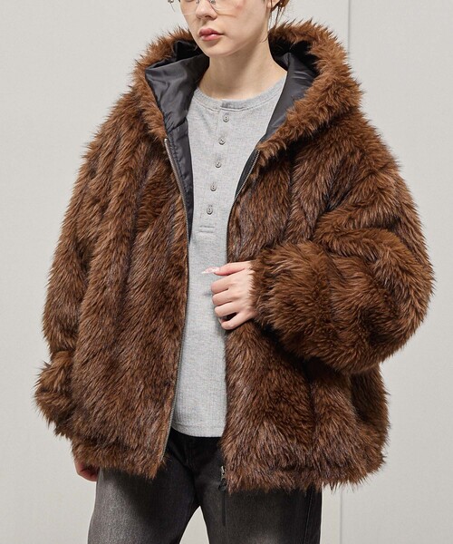 Alfred Alex(アルフレッドアレックス)の「【Alfred Alex】Faux Fur Hooded Blouson / オーバーサイズ フードファーブルゾン(ブルゾン・メンズ・グレー/ブラック/ブラック×ベージュ・M/L)」の7枚目の写真