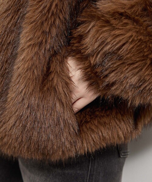 Alfred Alex(アルフレッドアレックス)の「【Alfred Alex】Faux Fur Hooded Blouson / オーバーサイズ フードファーブルゾン(ブルゾン・メンズ・グレー/ブラック/ブラック×ベージュ・M/L)」の10枚目の写真