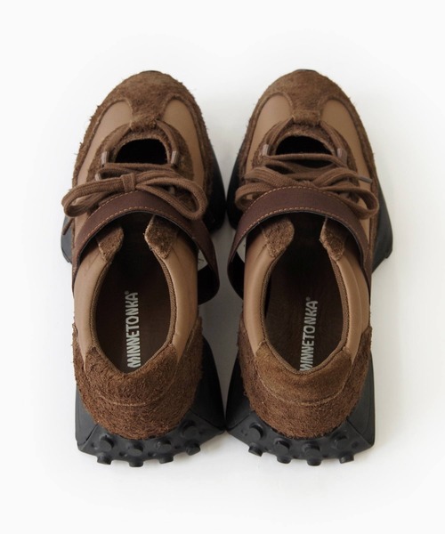 Minnetonka（ミネトンカ）の「MINNETONKA（ミネトンカ） / メリージェーンボアスニーカー 26M06（スニーカー・レディース・ブラック/ダークブラウン・9/6/7/10/8）」の12枚目の写真