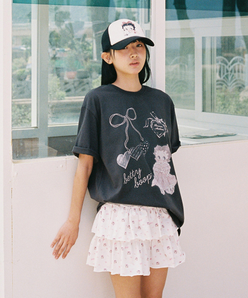RONRON(ロンロン)の「BETTY BOOP DREAMY RIBBON OVER FIT T SHIRT CHARCOAL(Tシャツ/カットソー・レディース・その他・FREE)」の1枚目の写真