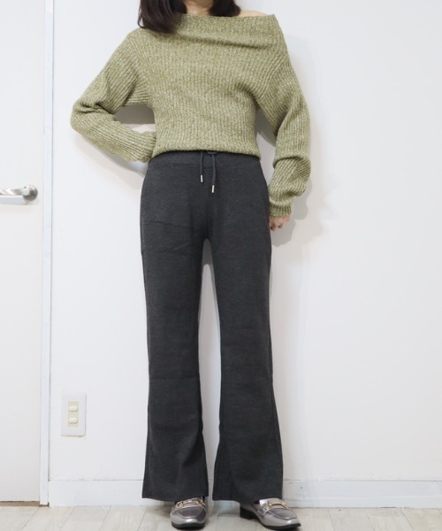 DISKEEN SURE(ディスキーンシュアー)の「絶妙なシューカットで美脚見え!ジャージタッチフレアパンツ(その他パンツ・レディース・チャコール/ブラック/グレー・FREE)」の4枚目の写真