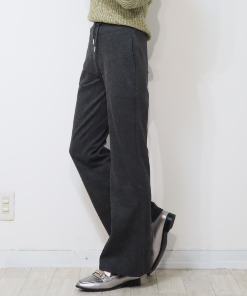 DISKEEN SURE(ディスキーンシュアー)の「絶妙なシューカットで美脚見え!ジャージタッチフレアパンツ(その他パンツ・レディース・チャコール/ブラック/グレー・FREE)」の13枚目の写真