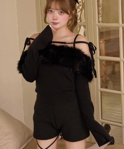 Belle Charme(ベルシャルム)の「【Belle Charme】Fur Ribbon Off-shoulder Knit(ニット/セーター・レディース・オフホワイト/ブラック/ピンク・FREE)」の2枚目の写真