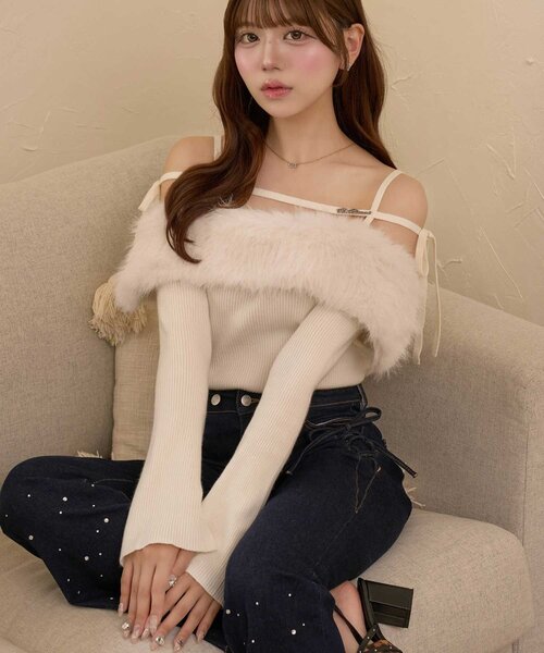 Belle Charme(ベルシャルム)の「【Belle Charme】Fur Ribbon Off-shoulder Knit(ニット/セーター・レディース・オフホワイト/ブラック/ピンク・FREE)」の4枚目の写真