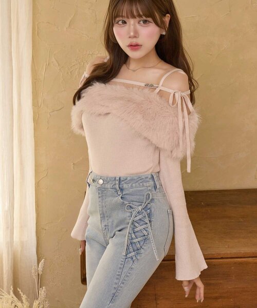 Belle Charme(ベルシャルム)の「【Belle Charme】Fur Ribbon Off-shoulder Knit(ニット/セーター・レディース・オフホワイト/ブラック/ピンク・FREE)」の11枚目の写真