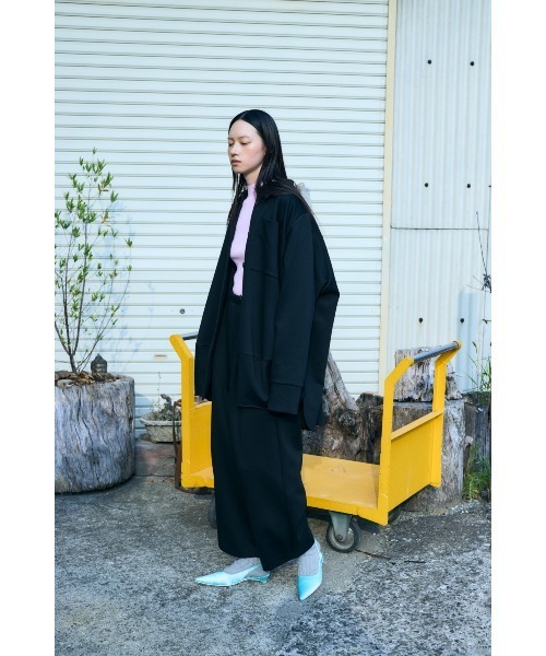 ENFOLD(エンフォルド)の「ダンボール カーブクロップドパンツ(その他パンツ・レディース・チャコールグレー/ブラック・38/36)」の3枚目の写真