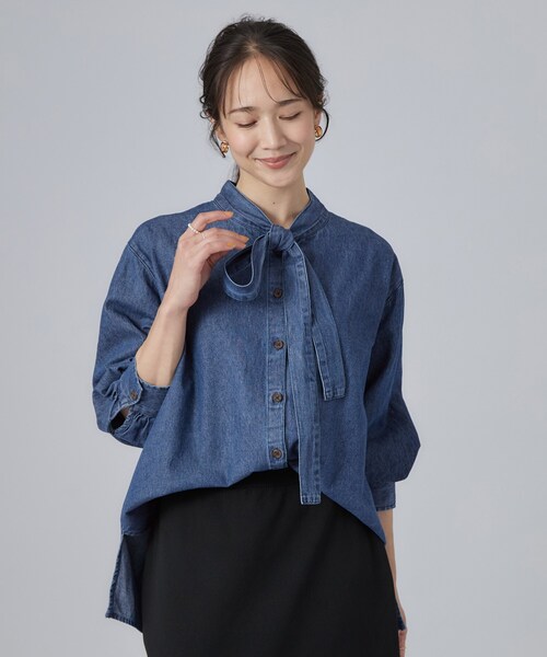 SHOO・LA・RUE(シューラルー)の「【S-LL/洗濯機可】華やぐデニムボウタイリボンシャツ(シャツ/ブラウス・レディース・ブルー/ブルー系その他・03/02/04/01)」の7枚目の写真