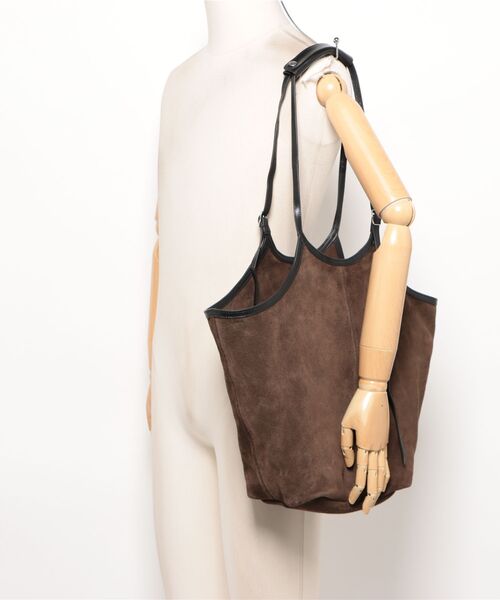 ALLSAINTS(オールセインツ)の「SILOH SUEDE MAGAZINE TOTE BAG | SILOH スエード マガジン トートバッグ(トートバッグ・レディース・グリーン系その他・ONE SIZE)」の10枚目の写真