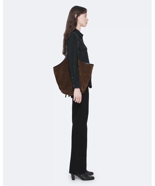 ALLSAINTS(オールセインツ)の「SILOH SUEDE MAGAZINE TOTE BAG | SILOH スエード マガジン トートバッグ(トートバッグ・レディース・グリーン系その他・ONE SIZE)」の2枚目の写真