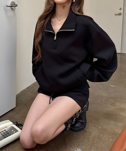 FLINEA(フリネア)の「シンプル襟付きスウェット(スウェット・レディース・ブラック/グレー・S/M/L)」の1枚目の写真