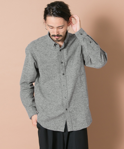 URBAN RESEARCH（アーバンリサーチ）の「UR ジャズネップB.Dシャツ（シャツ/ブラウス・メンズ・チャコールグレー/グレー/ネイビー・LARGE/MEDIUM）」の2枚目の写真