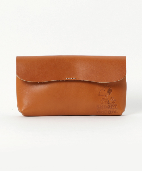 SNOOPY×OLD BETTY'S（スヌーピーカケルオールドベティーズ）の「SNOOPY Leather Flap Wallet/スヌーピーレザーフラップウォレット（財布・レディース・キャメル/ブラウン・FREE）」の3枚目の写真