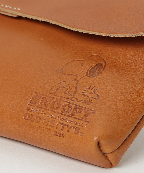 SNOOPY×OLD BETTY'S（スヌーピーカケルオールドベティーズ）の「SNOOPY Leather Flap Wallet/スヌーピーレザーフラップウォレット（財布・レディース・キャメル/ブラウン・FREE）」の6枚目の写真