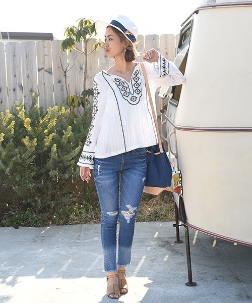 Eldia'lu（エルディアル）の「グラデーションダメージスキニーデニム（デニムパンツ・レディース・ブルー・MEDIUM/SMALL/LARGE）」の5枚目の写真