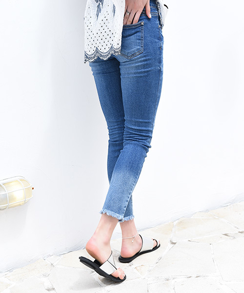 Eldia'lu（エルディアル）の「グラデーションダメージスキニーデニム（デニムパンツ・レディース・ブルー・MEDIUM/SMALL/LARGE）」の20枚目の写真