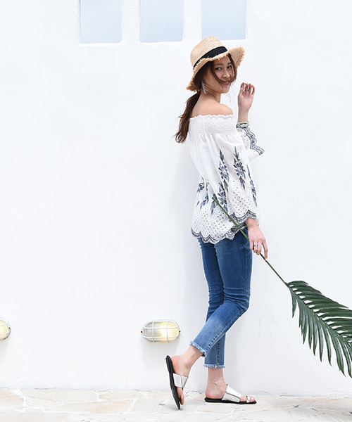 Eldia'lu（エルディアル）の「グラデーションダメージスキニーデニム（デニムパンツ・レディース・ブルー・MEDIUM/SMALL/LARGE）」の18枚目の写真