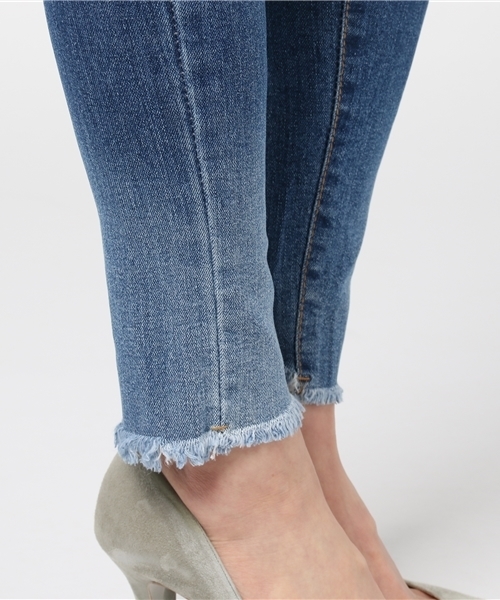 Eldia'lu（エルディアル）の「グラデーションダメージスキニーデニム（デニムパンツ・レディース・ブルー・MEDIUM/SMALL/LARGE）」の8枚目の写真