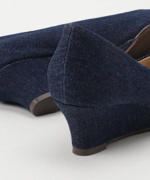 menue(メヌエ)の「極上のふわっふわ美パンプス(ウェッジソール5cm)(パンプス・レディース・ブラック系その他/グレー/キャメル/ベージュ系その他/グレイッシュベージュ/アイボリー/ブラック系その他2/スモークピンク/ホワイト/ブラック/ピンクゴールド/パイソン/ブルー系その他/レッド/ベージュ・22.0cm/21.0cm/25.5cm/22.5cm/26.0cm/26.5cm/25.0cm/23.5cm/27.0cm/23.0cm/24.0cm/24.5cm/21.5cm)」の21枚目の写真