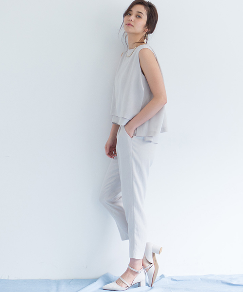 STUDIOUS（ステュディオス）の「リネンライクタックテーパードパンツ（その他パンツ・レディース・アイボリー/ブラック/ブラウン・1/0）」の4枚目の写真