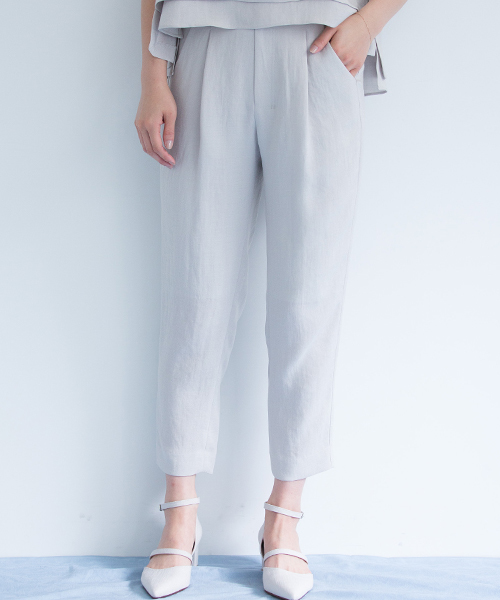 STUDIOUS（ステュディオス）の「リネンライクタックテーパードパンツ（その他パンツ・レディース・アイボリー/ブラック/ブラウン・1/0）」の9枚目の写真