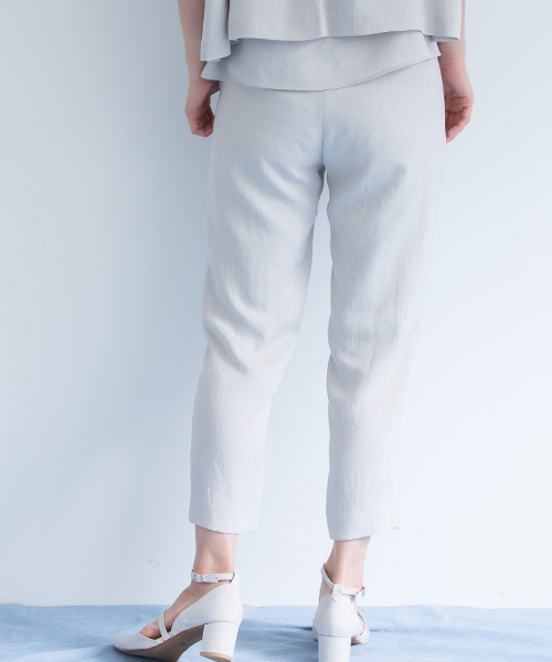 STUDIOUS（ステュディオス）の「リネンライクタックテーパードパンツ（その他パンツ・レディース・アイボリー/ブラック/ブラウン・1/0）」の11枚目の写真