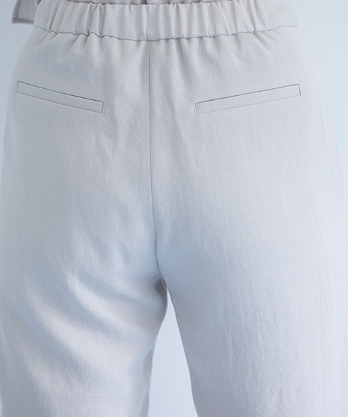 STUDIOUS（ステュディオス）の「リネンライクタックテーパードパンツ（その他パンツ・レディース・アイボリー/ブラック/ブラウン・1/0）」の14枚目の写真