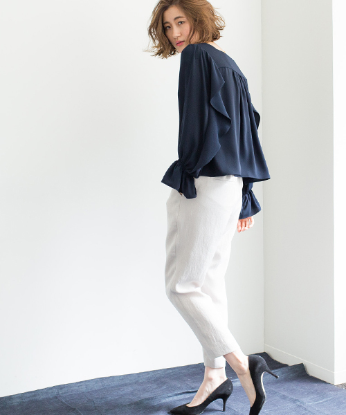 STUDIOUS（ステュディオス）の「リネンライクタックテーパードパンツ（その他パンツ・レディース・アイボリー/ブラック/ブラウン・1/0）」の16枚目の写真