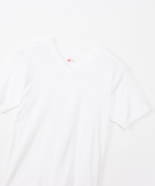 HANES(ヘインズ)の「【Hanes/ヘインズ】メンズ 【3枚組】アカラベルVネックTシャツ 赤パック(Tシャツ/カットソー・メンズ・ホワイト・SMALL/MEDIUM/LARGE/X-LARGE)」の2枚目の写真