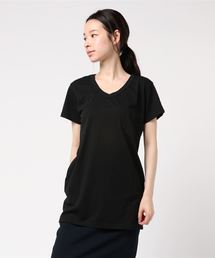 ポケット付きVネックTシャツ