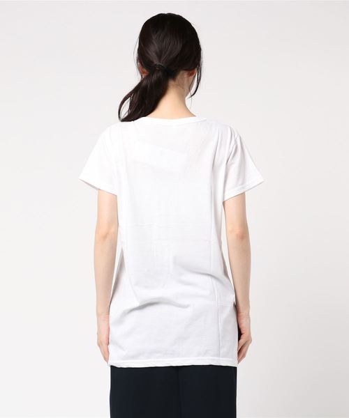 KOBE LETTUCE（コウベレタス）の「ポケット付きVネックTシャツ（Tシャツ/カットソー・レディース・ブラック/オフホワイト/グリーン/コーラル・FREE）」の6枚目の写真
