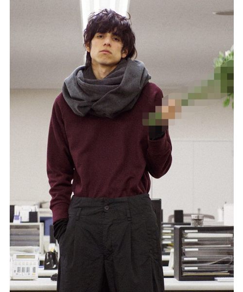 OURET（オーレット）の「ラグランプルオーバー -　縮絨ソフトウールニット　-（ニット/セーター・メンズ・グレー/ボルドー/ブラック・1/2/3）」の3枚目の写真