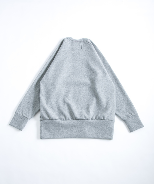 OURET（オーレット）の「ラグランプルオーバー -　縮絨ソフトウールニット　-（ニット/セーター・メンズ・グレー/ボルドー/ブラック・1/2/3）」の7枚目の写真