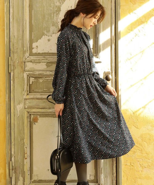 VIS(ビス)の「フラワーギャザーワンピース(ワンピース・レディース・ネイビー/レッド系その他/ホワイト・FREE)」の3枚目の写真