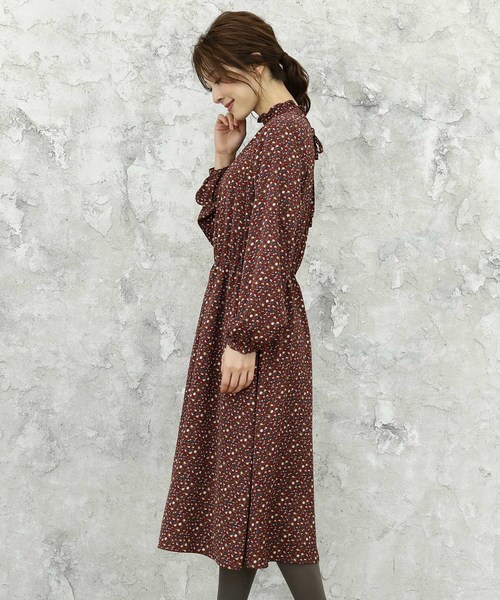 VIS(ビス)の「フラワーギャザーワンピース(ワンピース・レディース・ネイビー/レッド系その他/ホワイト・FREE)」の6枚目の写真