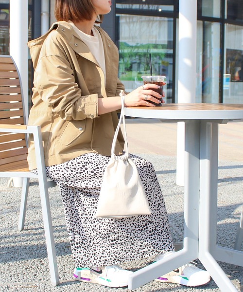 Social GIRL(ソーシャルガール)の「バックテール マウンテンパーカー ジャケット(マウンテンパーカー・レディース・ベージュ/ネイビー/レッド/マスタード/カーキ/ブラック/モカ/ライトカーキ/アイボリー・M/L/S/LL/3L)」の15枚目の写真