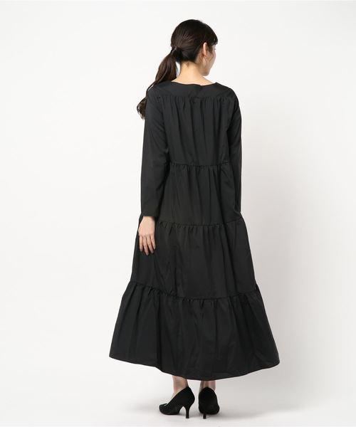 KOBE LETTUCE（コウベレタス）の「ロングスリーブティアードマキシワンピース（ワンピース・レディース・ブラック/パープル/ブラウン/オフホワイト/イエロー・FREE）」の13枚目の写真