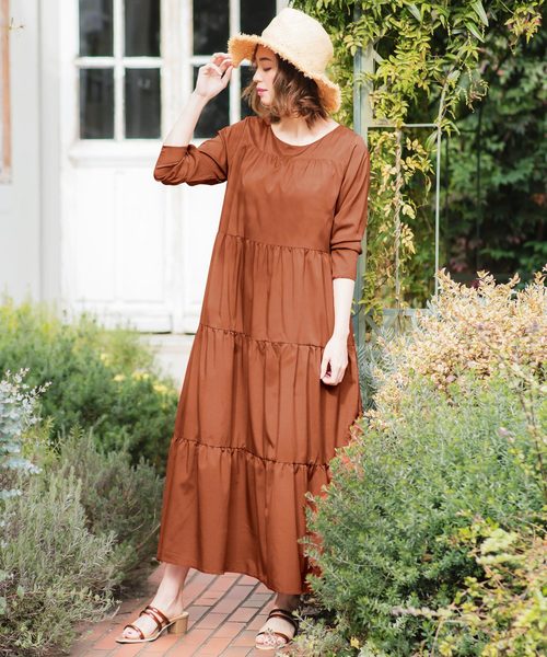 KOBE LETTUCE（コウベレタス）の「ロングスリーブティアードマキシワンピース（ワンピース・レディース・ブラック/パープル/ブラウン/オフホワイト/イエロー・FREE）」の12枚目の写真