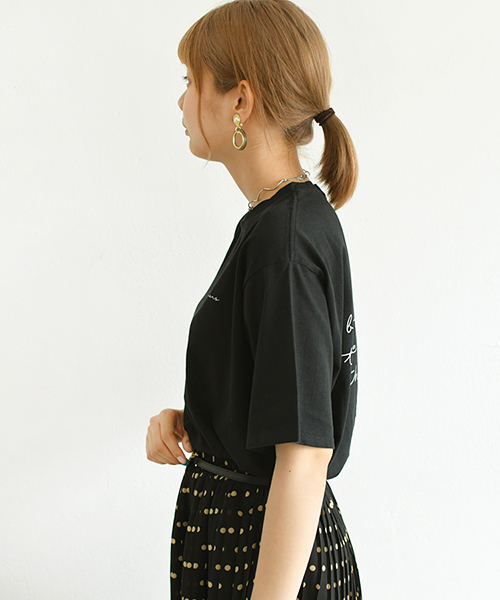 PairPair（ペアペア）の「【リンクコーデ専門ブランド/ペアペア】筆記体ロゴビッグＴ(男女兼用)（Tシャツ/カットソー・レディース・ブラック/オフホワイト/モカ・FREE）」の20枚目の写真