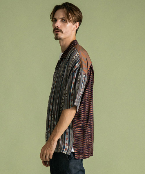 UNITED TOKYO（ユナイテッドトウキョウ）の「ビンテージパネルオープンカラーシャツ（シャツ/ブラウス・メンズ・ネイビー/マルチ・3/1/2）」の4枚目の写真