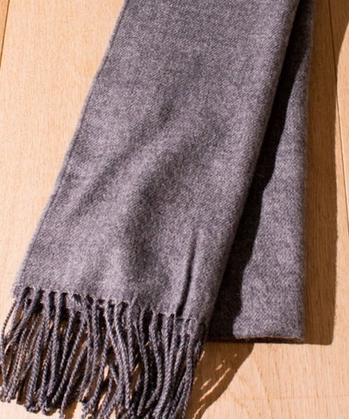 JOHN'S CLOSET（ジョンズクローゼット）の「【g】国産ソフトタッチ無地＆チェックマフラー（マフラー・レディース・ホワイト/チャコールグレー/ブラック/ベージュ/ネイビー/グレー/レッド/ホワイト×ブラック/ホワイト系その他/ホワイト系その他2/ホワイト系その他3/ブラック系その他/ブラック系その他2/ブラック×ホワイト/ベージュ系その他/グリーン系その他/キャメル/レッド系その他/レッド系その他2/レッド系その他3/ワイン/チェック・FREE）」の11枚目の写真