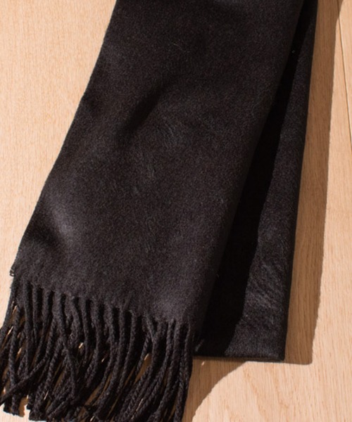 JOHN'S CLOSET（ジョンズクローゼット）の「【g】国産ソフトタッチ無地＆チェックマフラー（マフラー・レディース・ホワイト/チャコールグレー/ブラック/ベージュ/ネイビー/グレー/レッド/ホワイト×ブラック/ホワイト系その他/ホワイト系その他2/ホワイト系その他3/ブラック系その他/ブラック系その他2/ブラック×ホワイト/ベージュ系その他/グリーン系その他/キャメル/レッド系その他/レッド系その他2/レッド系その他3/ワイン/チェック・FREE）」の7枚目の写真