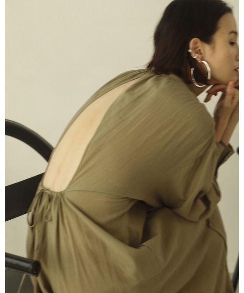 TODAYFUL（トゥデイフル）の「ワイドドロップピアス（ピアス（両耳用）・レディース・シルバー/ゴールド・FREE）」の6枚目の写真