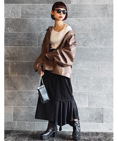 PAGEBOY(ページボーイ)の「ヘビーソールスタッズブーツ(ミドルブーツ)(ブーツ・レディース・ブラック/ブラウン/パイソン・MEDIUM/LARGE)」の18枚目の写真