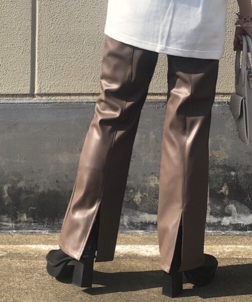 PAGEBOY(ページボーイ)の「ヘビーソールスタッズブーツ(ミドルブーツ)(ブーツ・レディース・ブラック/ブラウン/パイソン・MEDIUM/LARGE)」の16枚目の写真