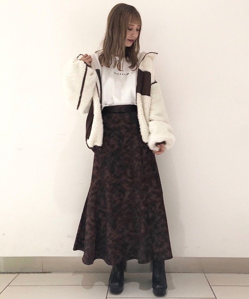 PAGEBOY(ページボーイ)の「ヘビーソールスタッズブーツ(ミドルブーツ)(ブーツ・レディース・ブラック/ブラウン/パイソン・MEDIUM/LARGE)」の15枚目の写真