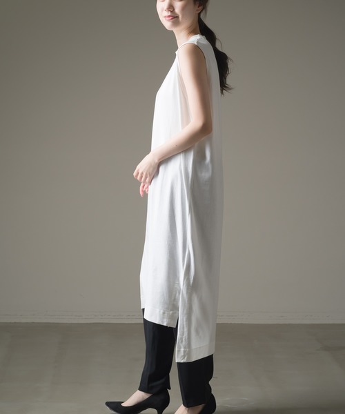 marle(マルレ)の「スリット入 ノースリーブTシャツワンピース(ワンピース・レディース・ホワイト/ブラック/カーキ・FREE)」の5枚目の写真
