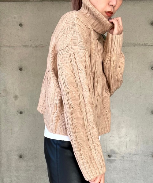 Girly Doll（ガーリードール）の「タートルケーブルニット（ニット/セーター・レディース・モカ/グレー/レッド/オフホワイト/ブラック/ネイビー/キャメル/グレー系その他/ブルー系その他/ホワイト系その他/レッド系その他/ブラウン系その他/イエロー系その他/ブラック系その他・F）」の19枚目の写真