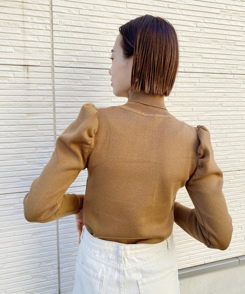 CLEA(クレア)の「パフスリーブタートルネックニット(ニット/セーター・レディース・ホワイト/ベージュ/ナチュラル/ブラック・FREE)」の14枚目の写真